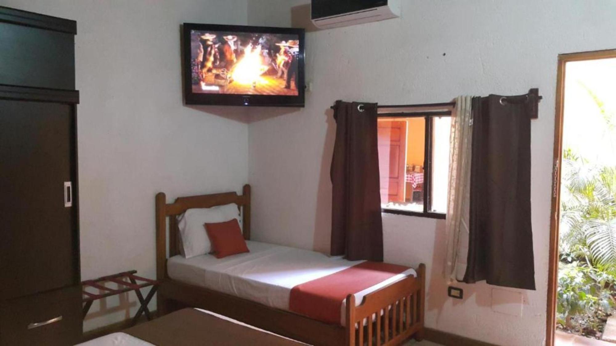 Hotel El Maltese Гранада Екстериор снимка