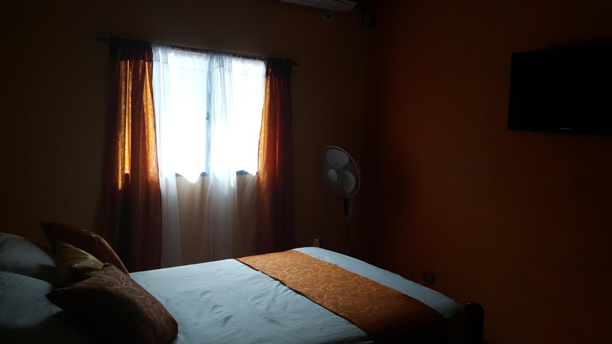 Hotel El Maltese Гранада Стая снимка