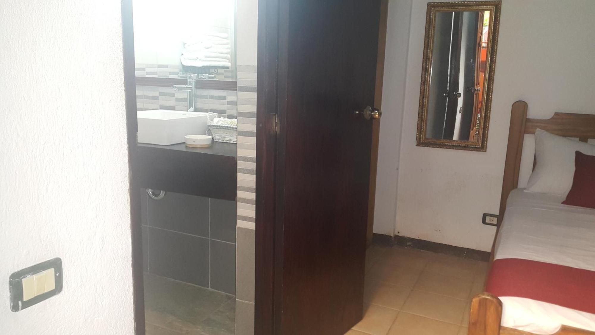 Hotel El Maltese Гранада Екстериор снимка